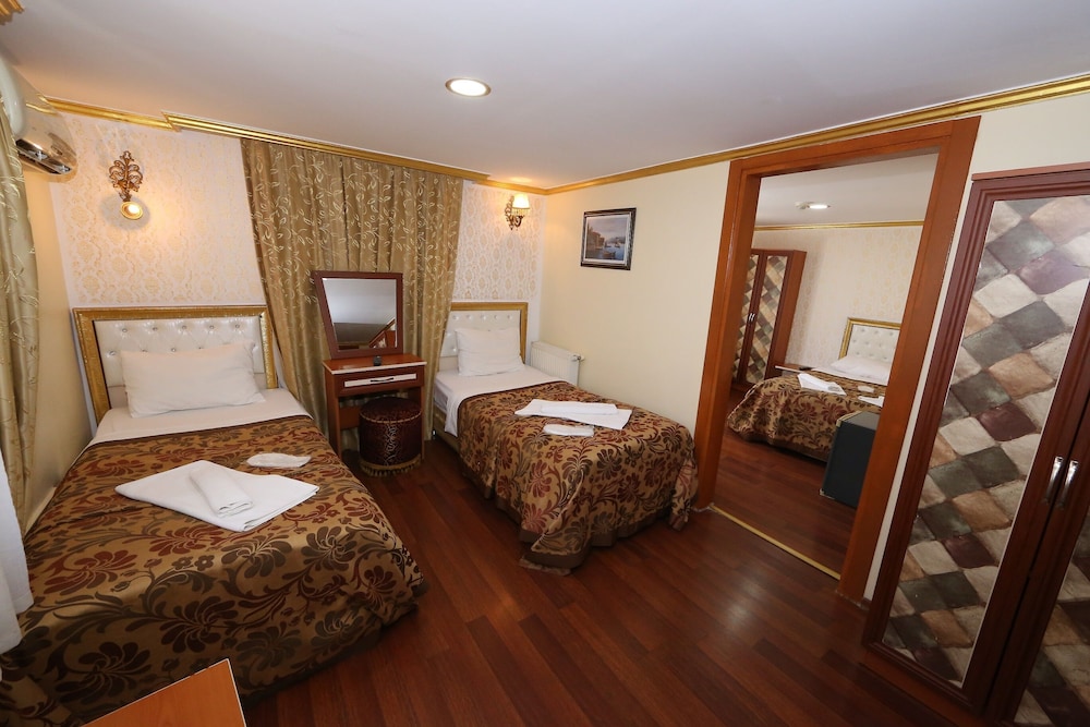 Meddusa Hotel 12/43