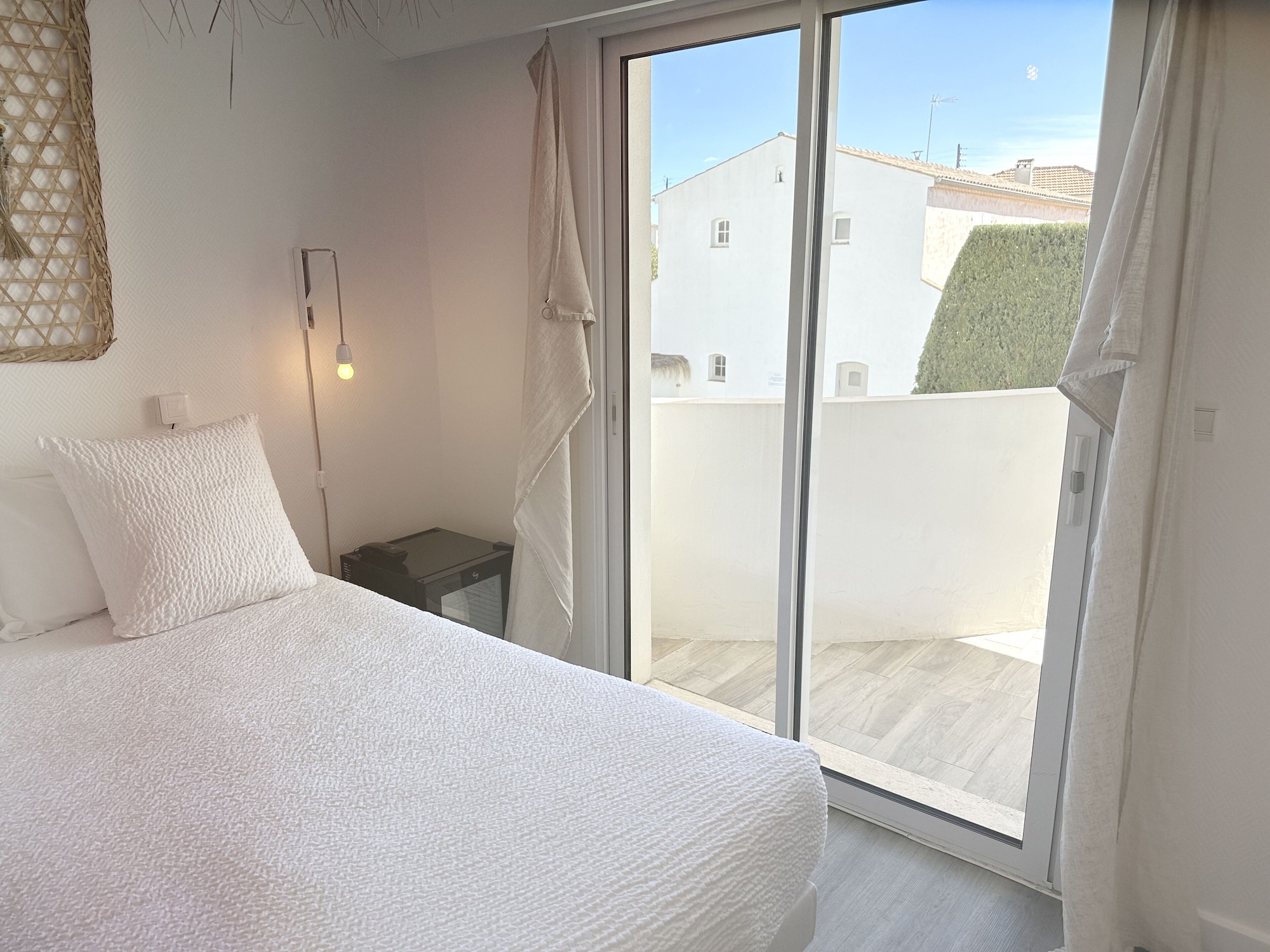 ROOM, DOUBLE BED, BALCONY