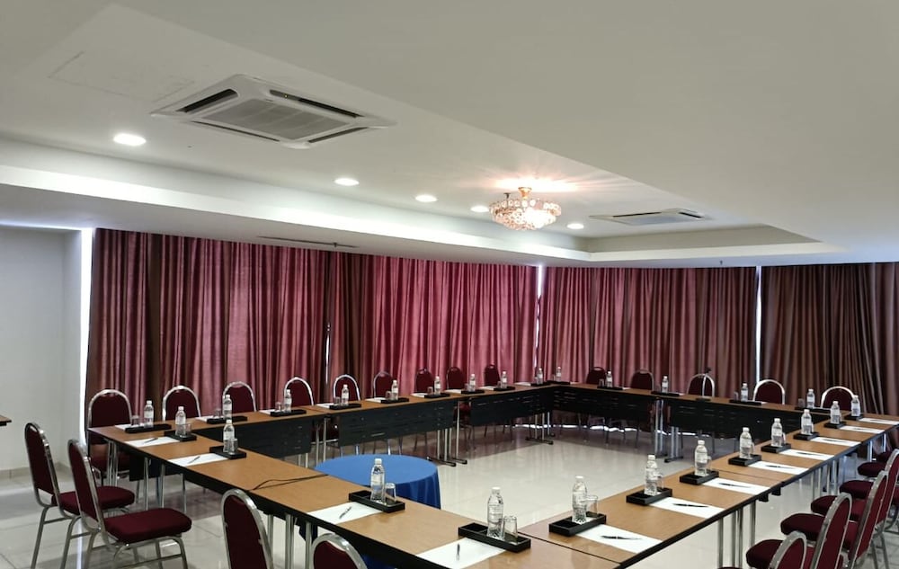 Sfera Hotel 32/59