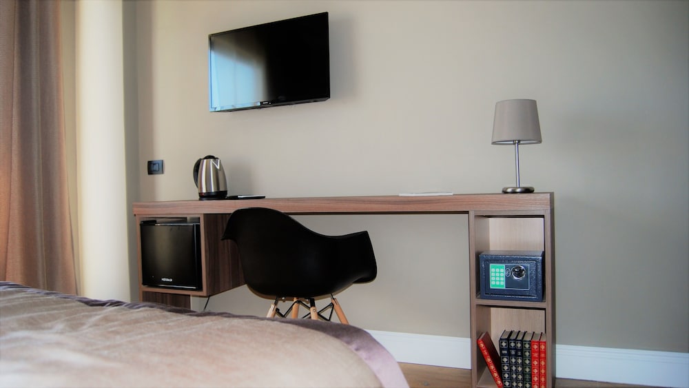 7th Floor Suite 19/50