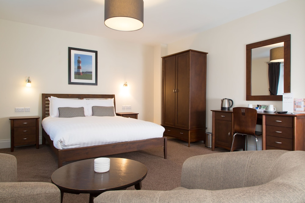 The Grosvenor Plymouth 28/64