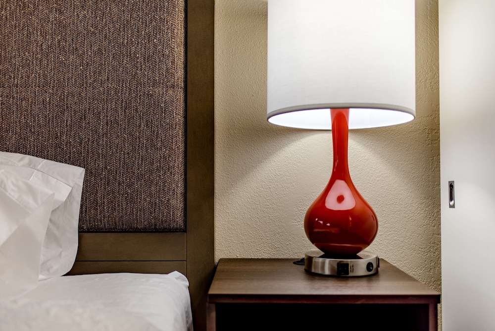 Hampton Inn Caryville-I-75/Cove Lake-State Park 37/84