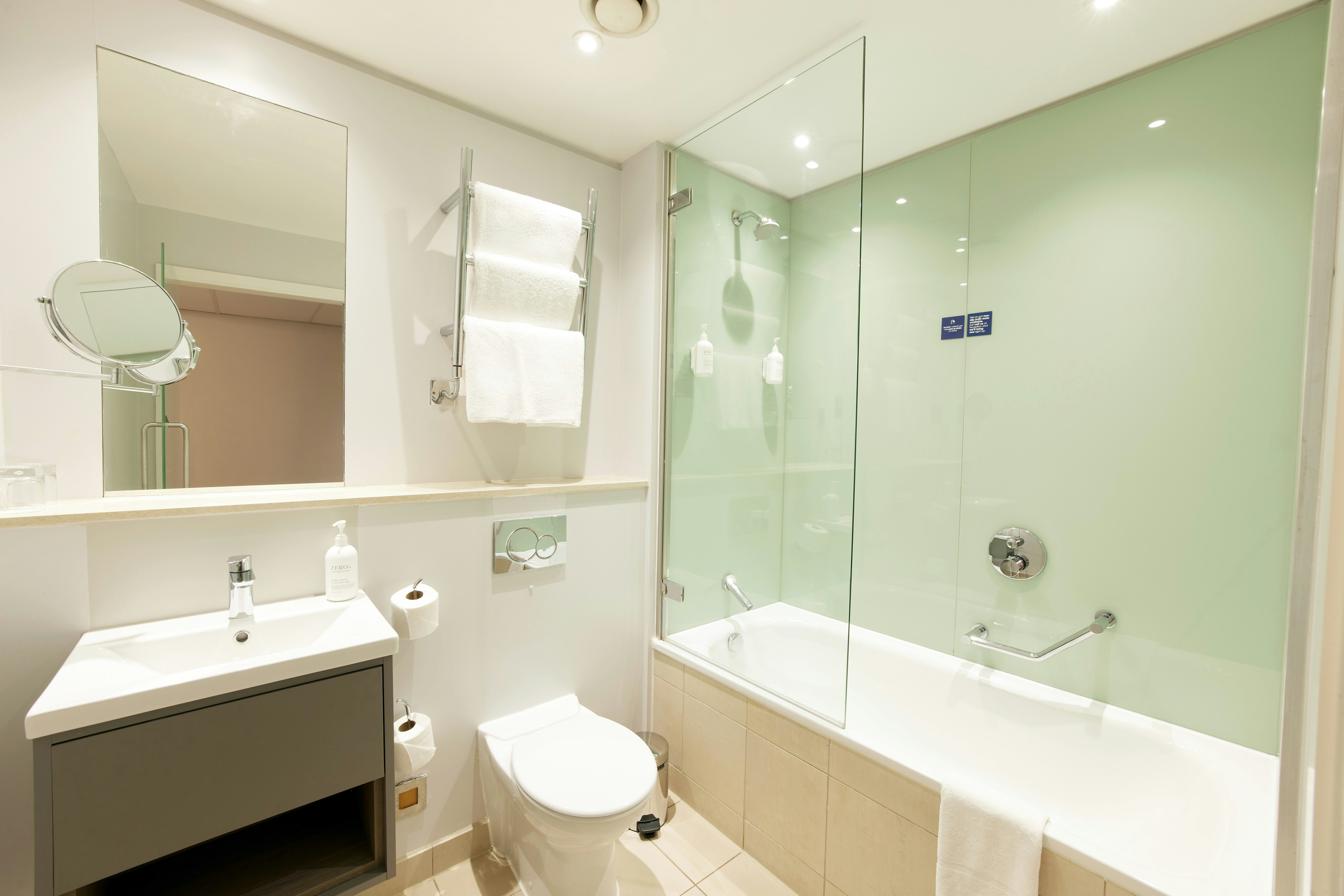 غرفة قياسية بسريرين منفصلين، Thistle London Park Lane 8/8