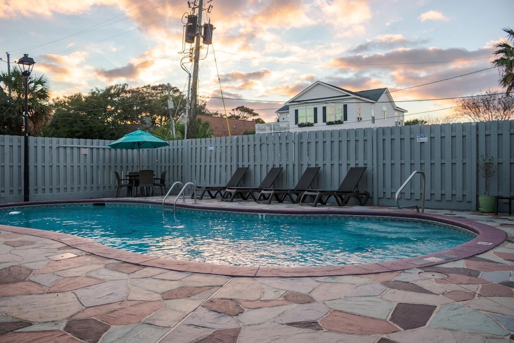 Howard Johnson Inn Tybee Island Savannah GA 5/69