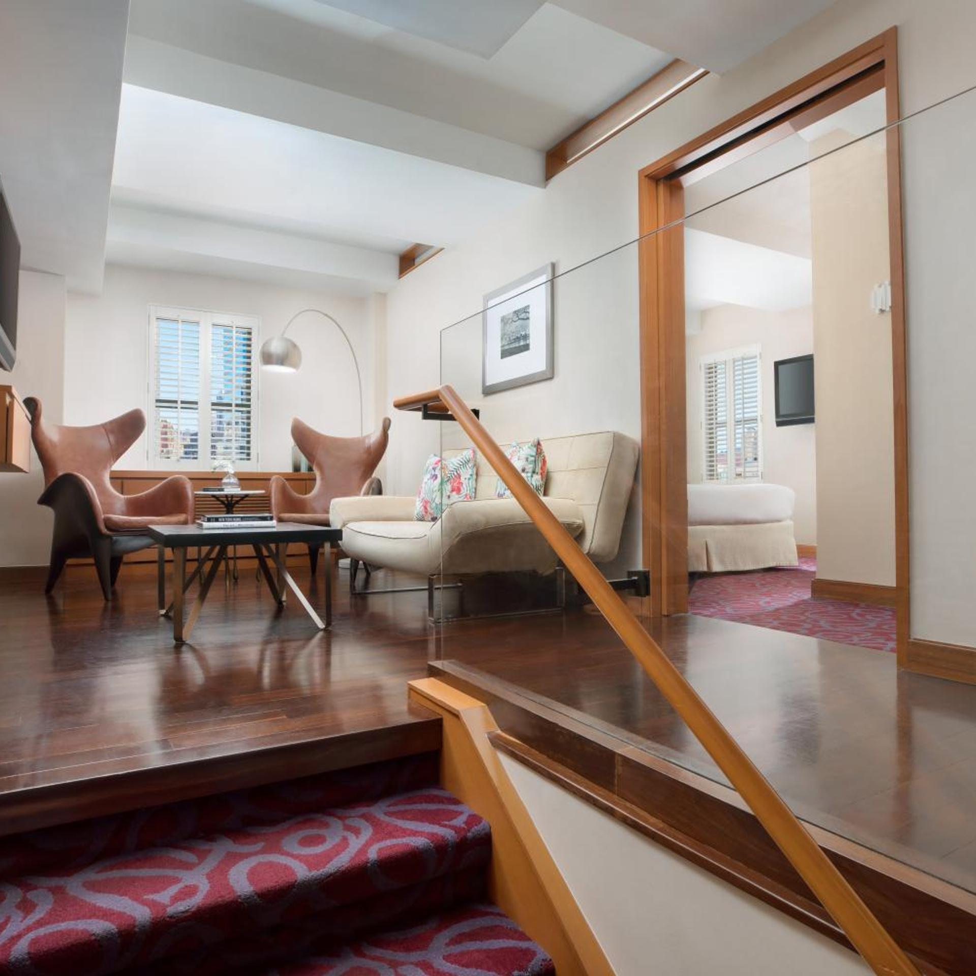 جناح، Hotel 57 4/5