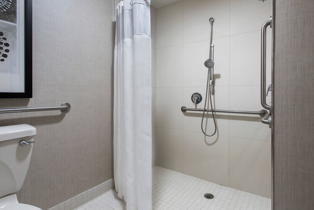 RESIDENCE INN BY MARRIOTT - SILVER SPRING 12/32