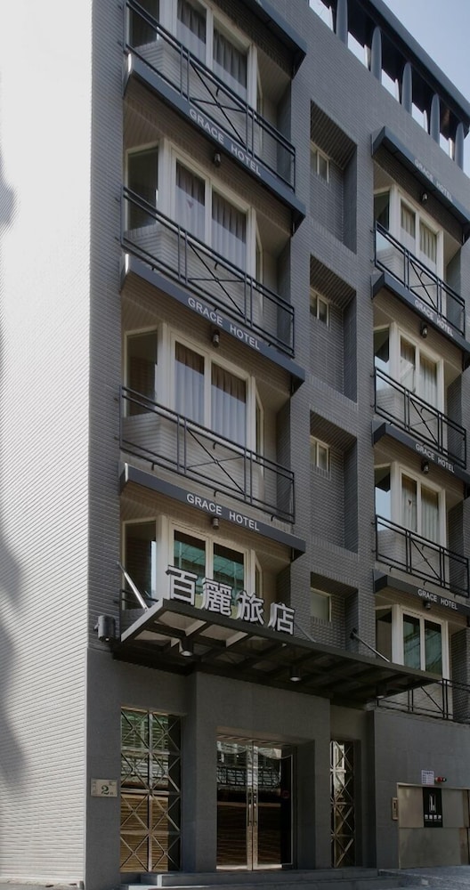 Grace Hotel 3/50