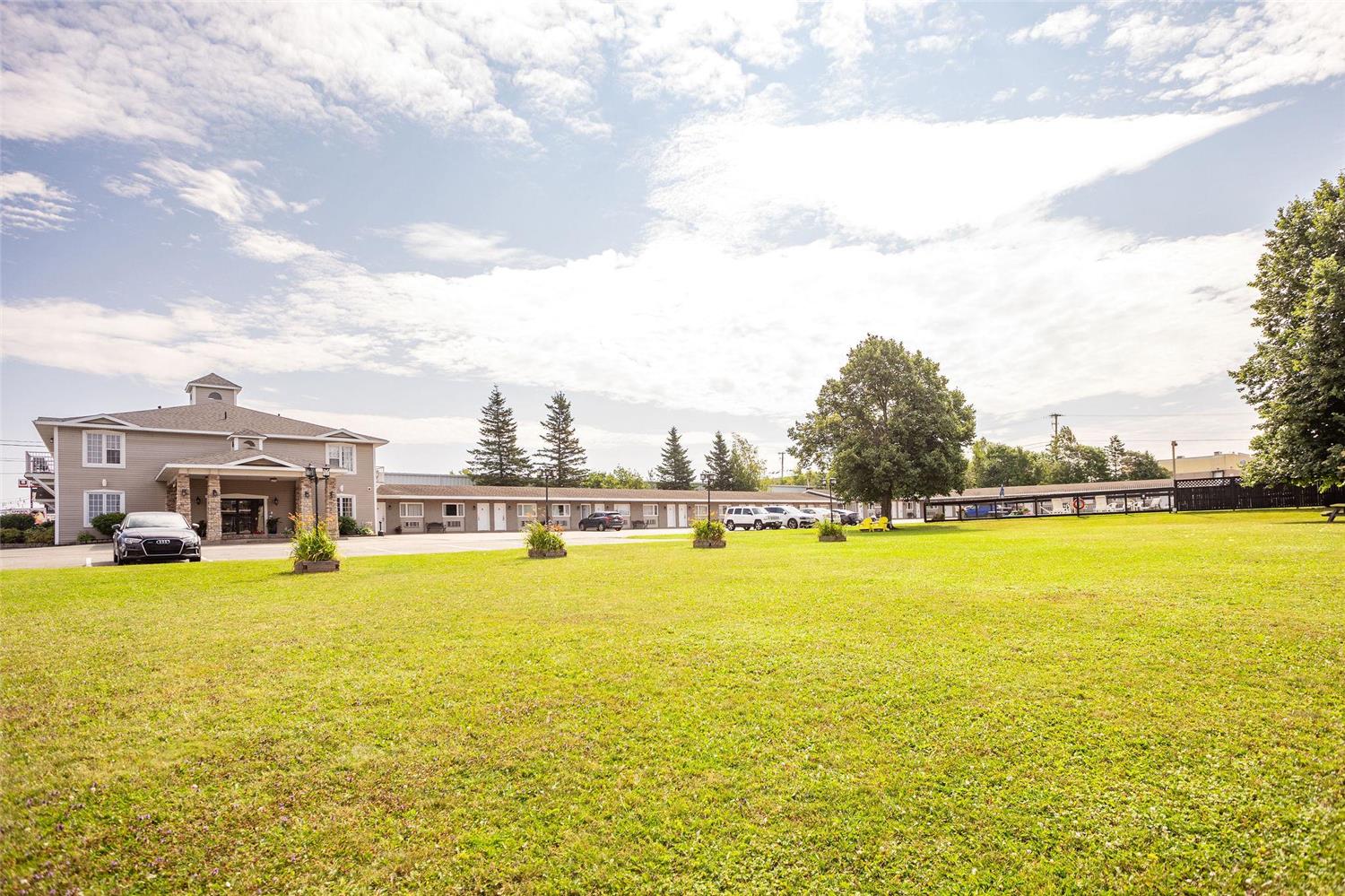 Canadas Best Value Inn & Suites Charlottetown 11/11