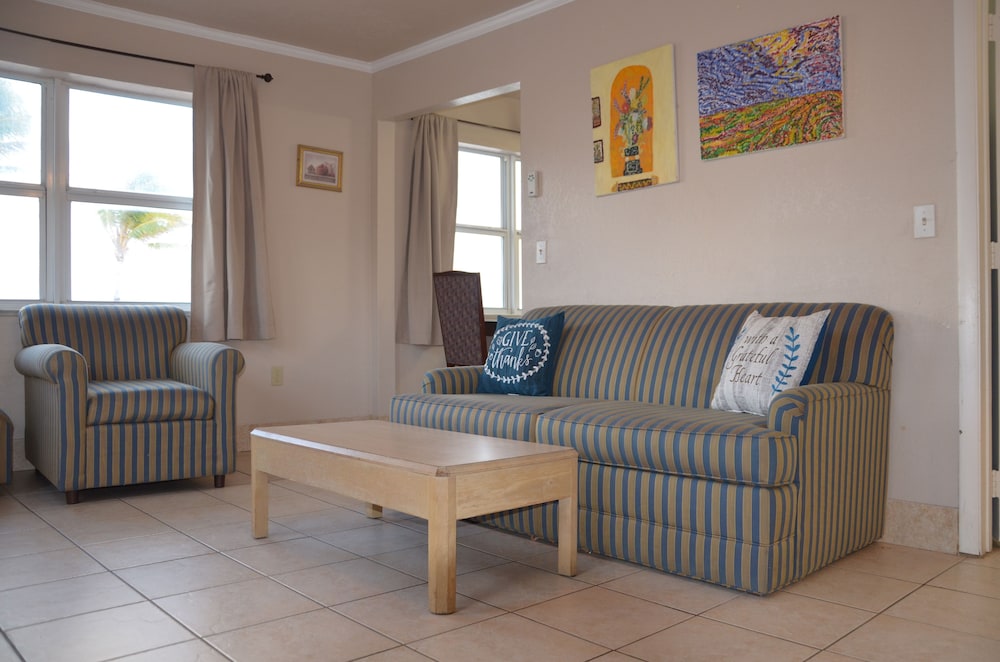 La Terrace Oceanfront 29/50