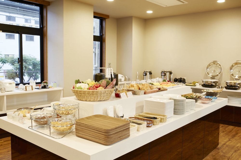 Hotel Azat Naha 47/69