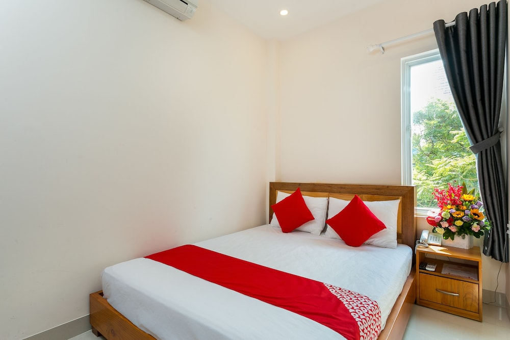 Sunshine Beach Hotel 20/50