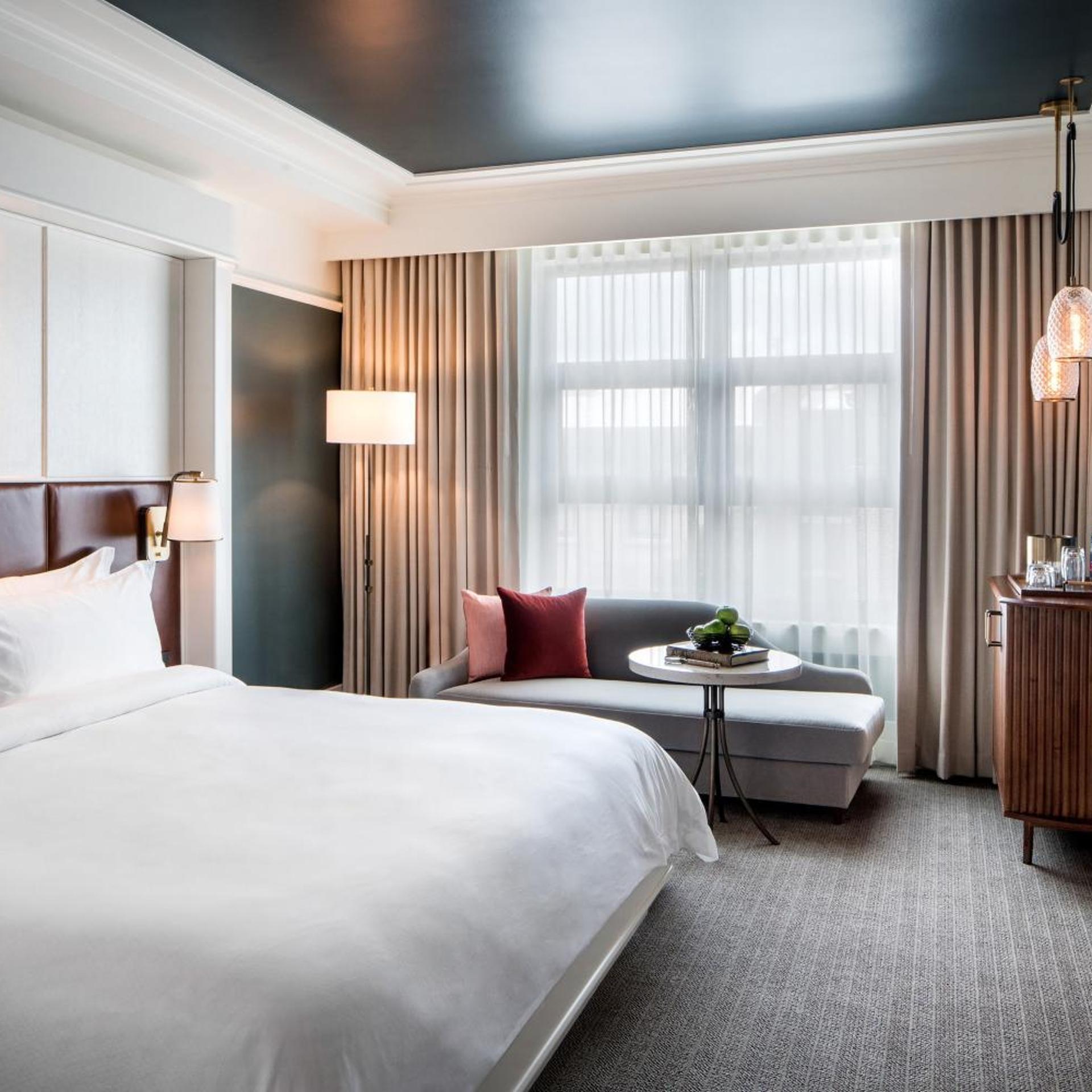 Deluxe, King Bed, City View