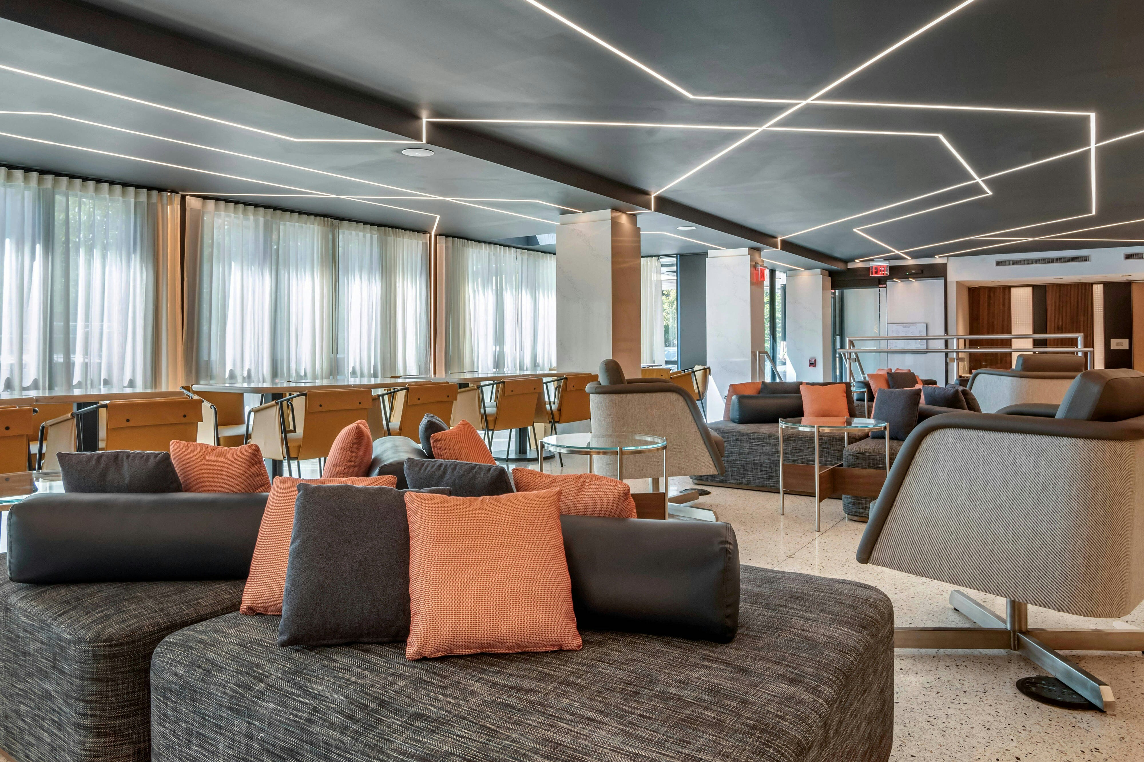 Courtyard by Marriott Washington, DC Dupont Circle 41/43