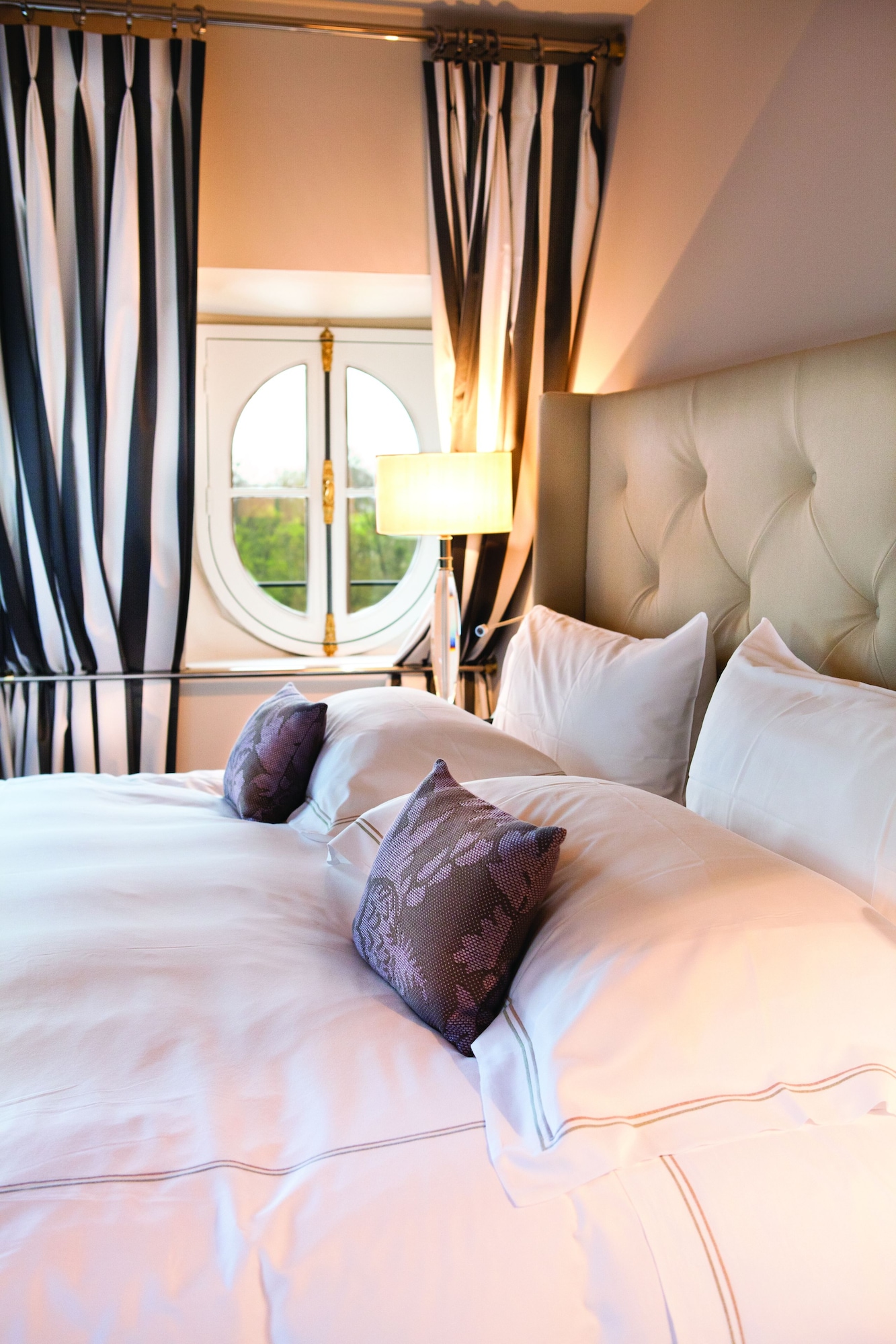 Palace 5 Star, Junior Suite, King Bed, Park View