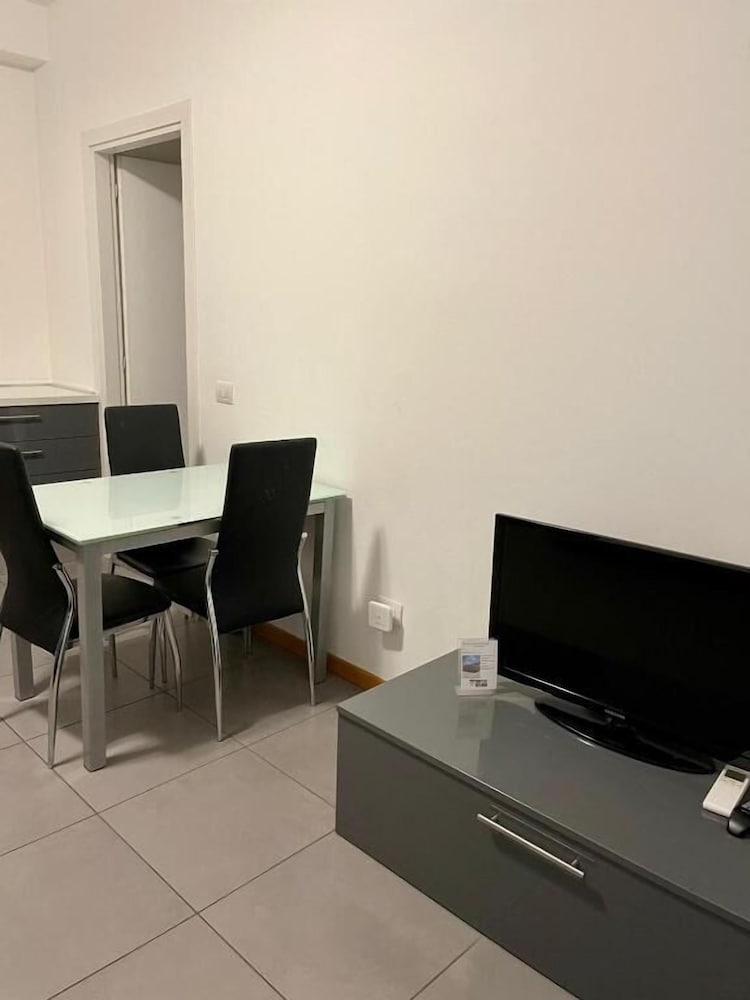 Easy Milano Rooms And Apartments Navigli 33/46