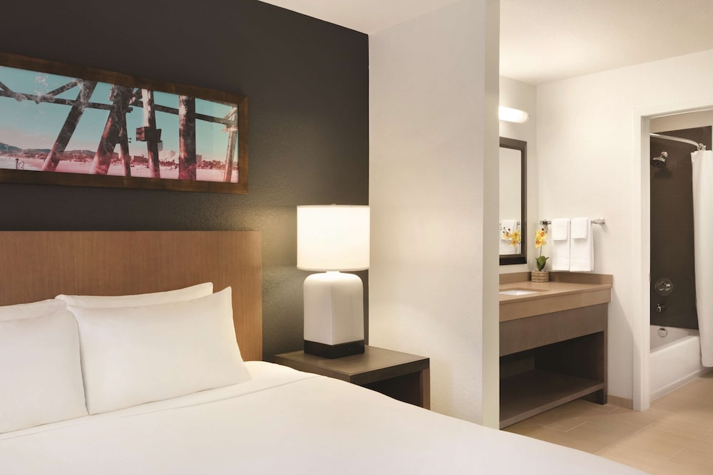 Hyatt House Miami Airport 14/37