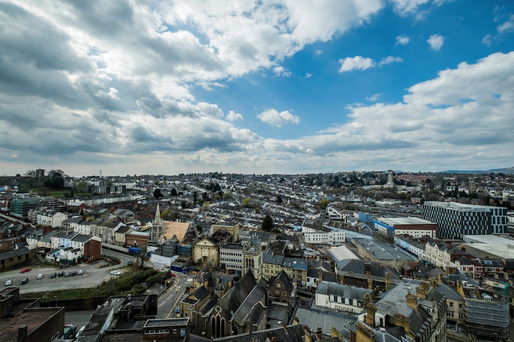 Mercure Newport 46/50