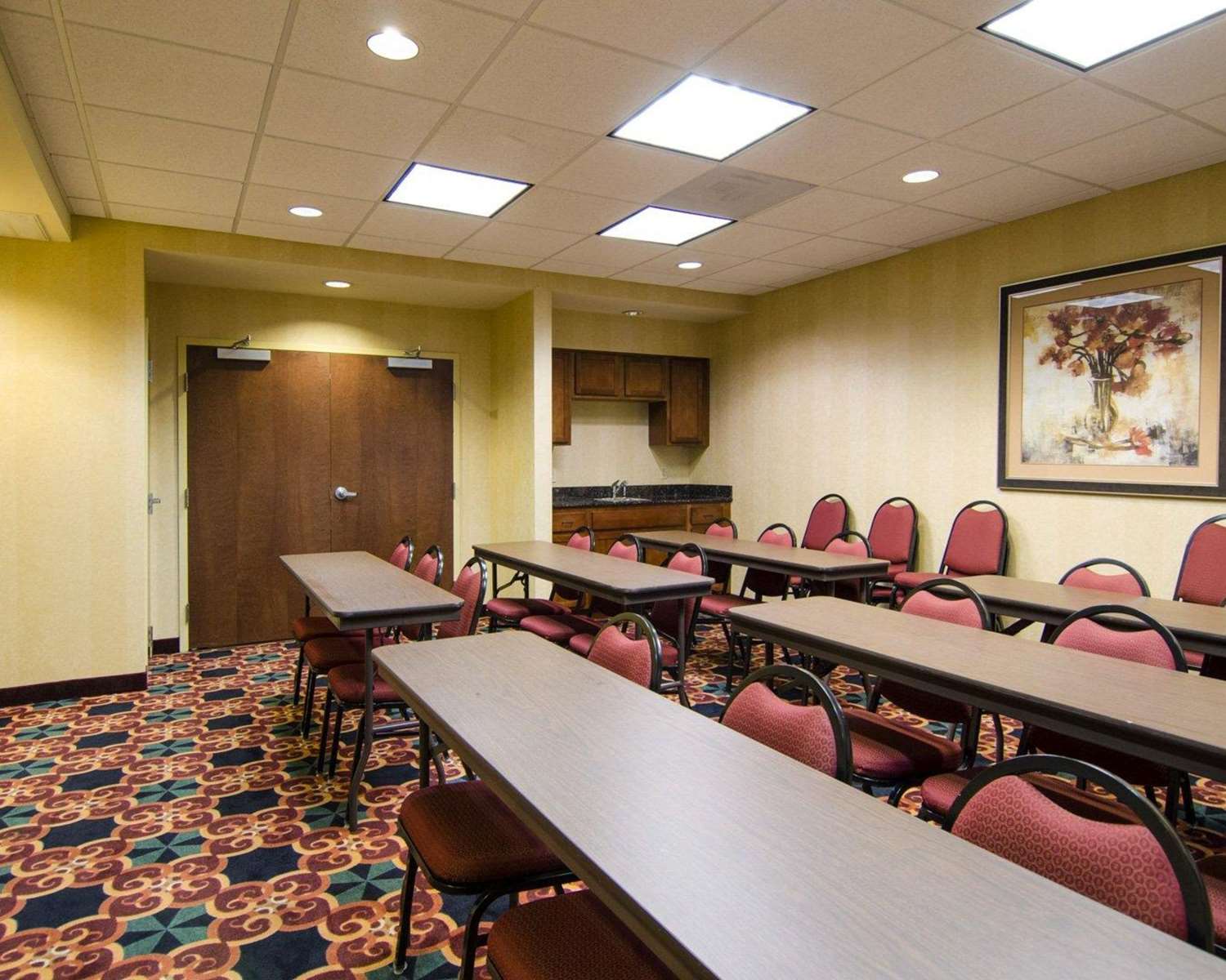 Affordable Suites Rogers/Bentonville, AR 16/19