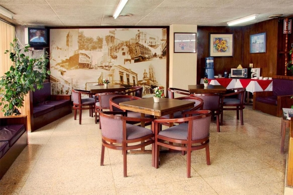 Premier Hotel 35/40