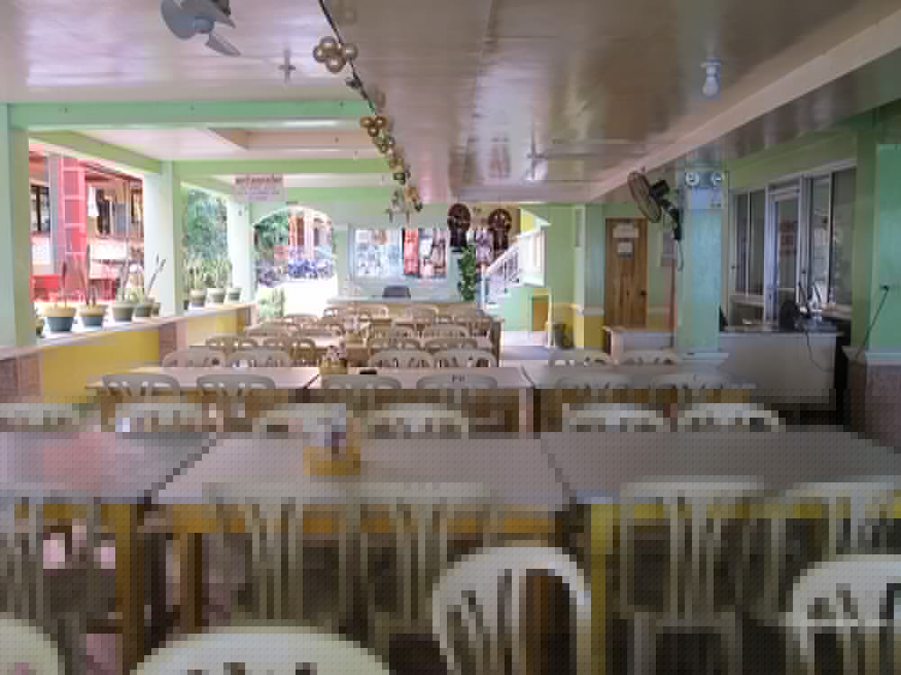 White Beach Hotel Bar And Restaurant 83/90