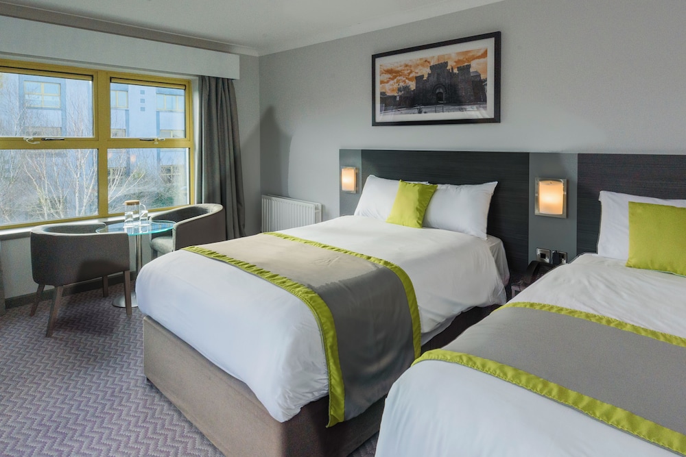 Newtown Park Hotel 7/47