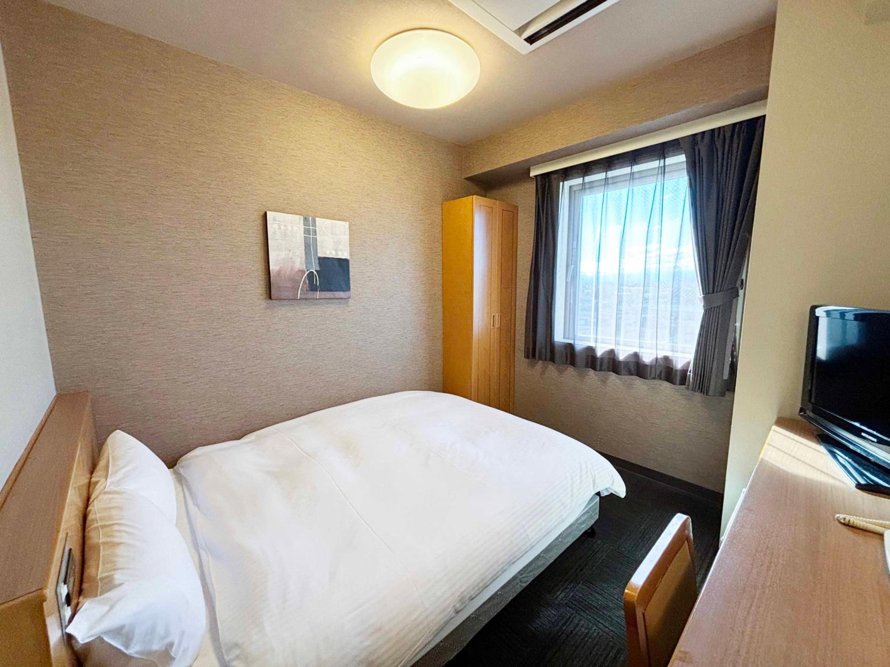 Semi Room, Semi Double Bed, Shared Bathroom, Smoking