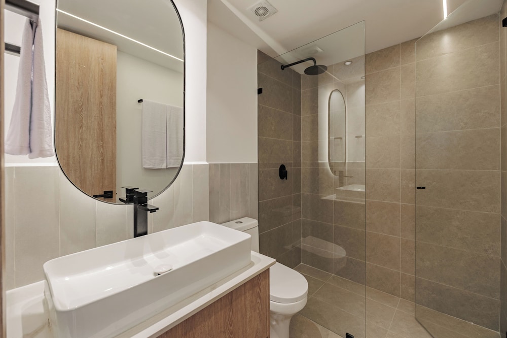 Lomm Hotel By Somos The Group 50/50