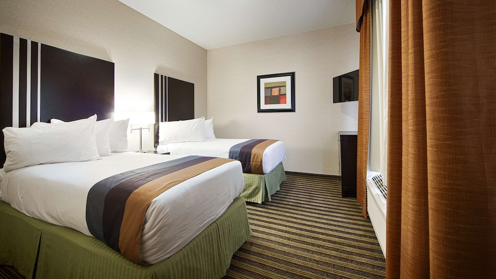 Best Western Plus Sherwood Park Inn and Suites 24/59