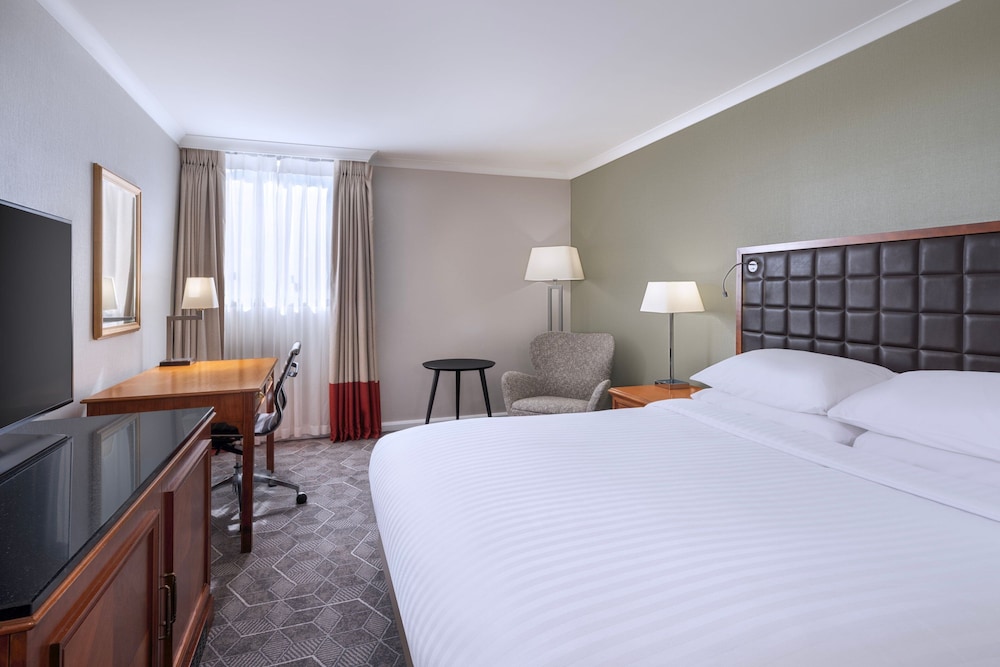 DELUXE, DOUBLE BED