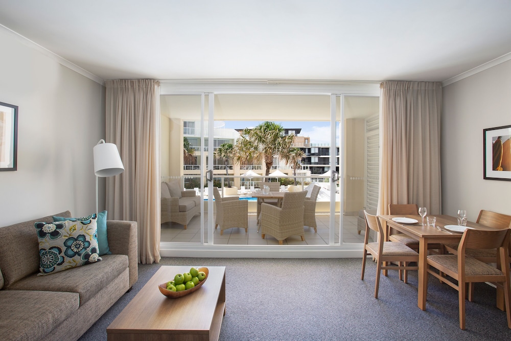 Mantra Ettalong Beach 60/71