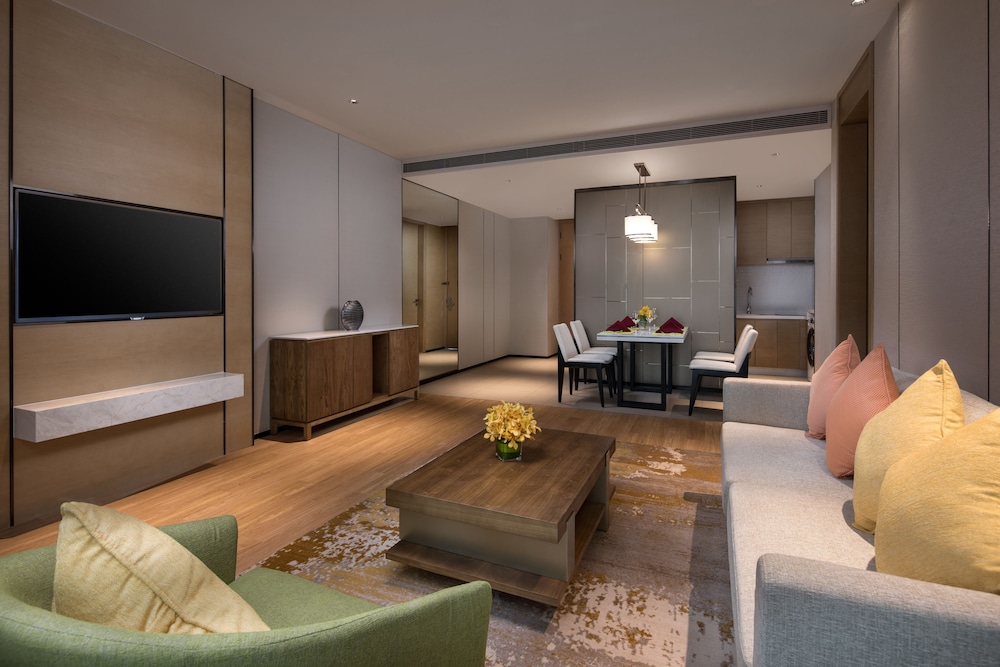 HOLIDAY INN NANJING HARBOUR 41/76