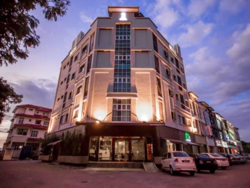 Chariton Hotel Butterworth 3/25