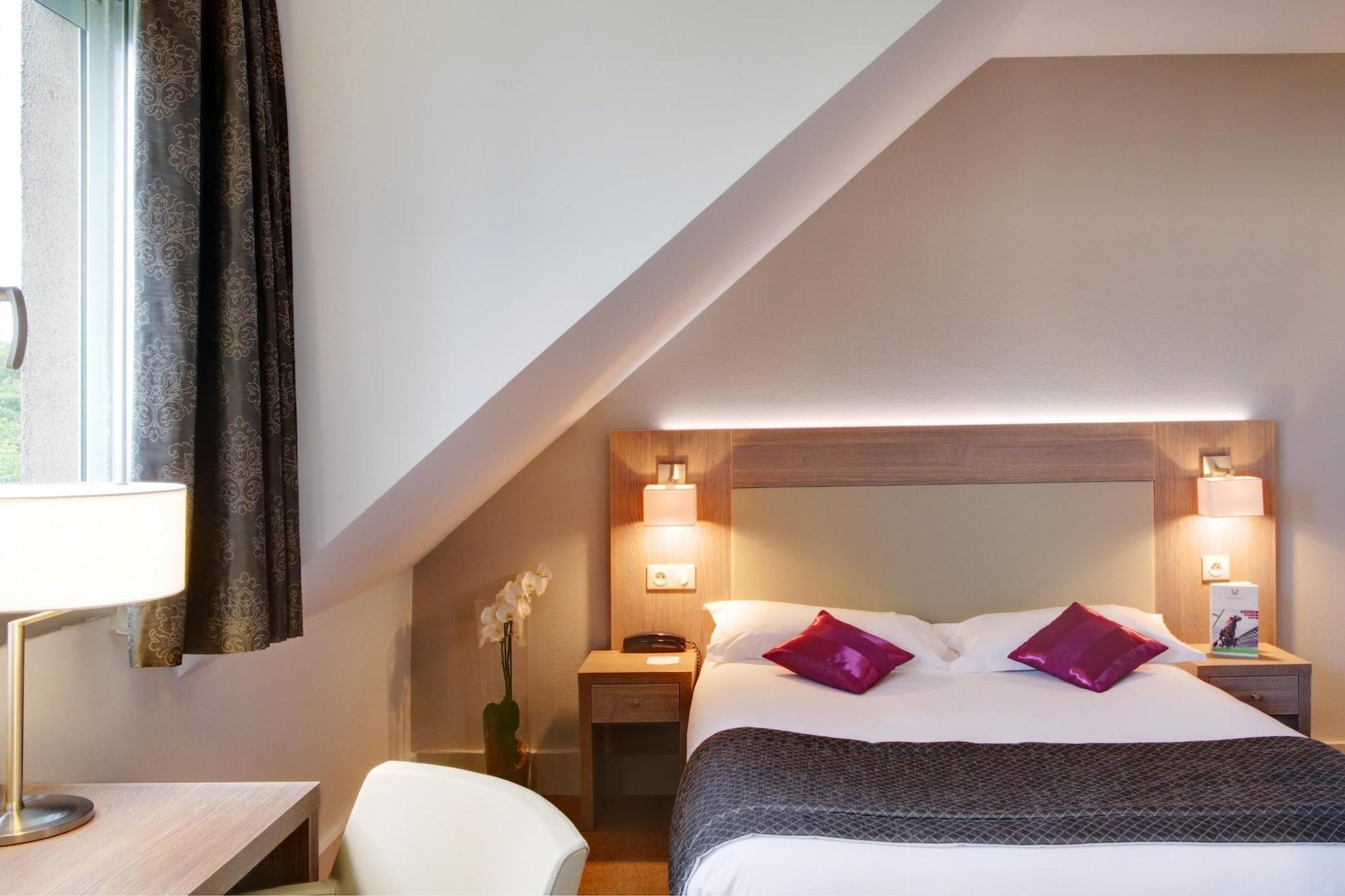 Family, Multiple Beds