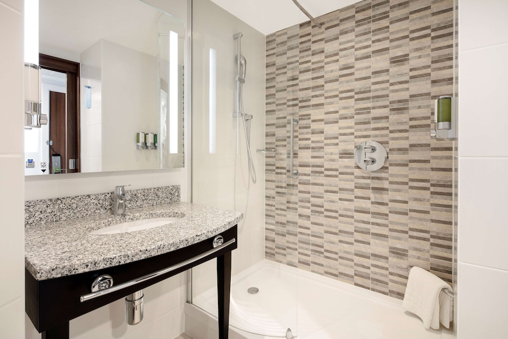 Hampton By Hilton London Stansted Airport 17/59