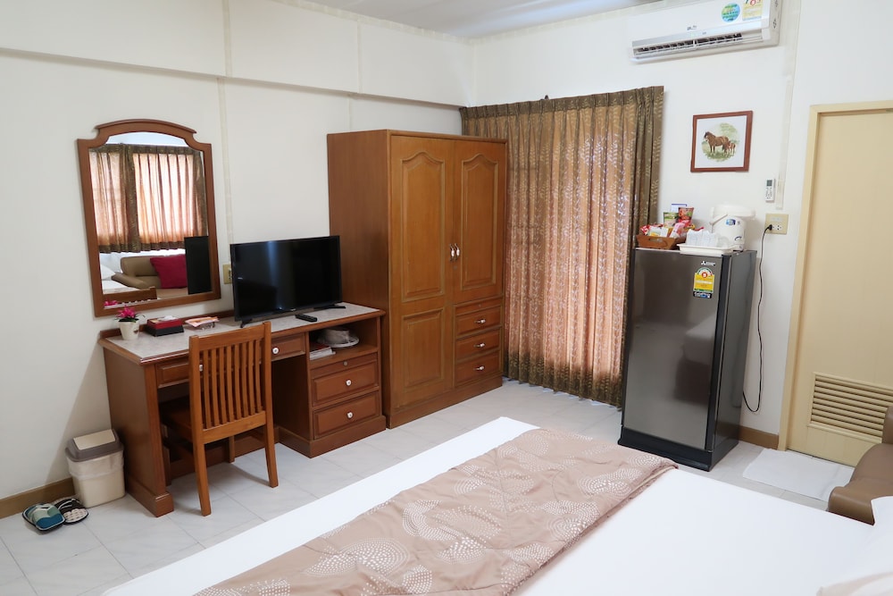 Phawana Sweet Hotel 36/43