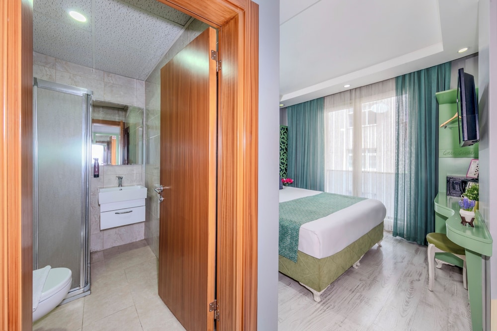 Green Garden Hotel 49/50