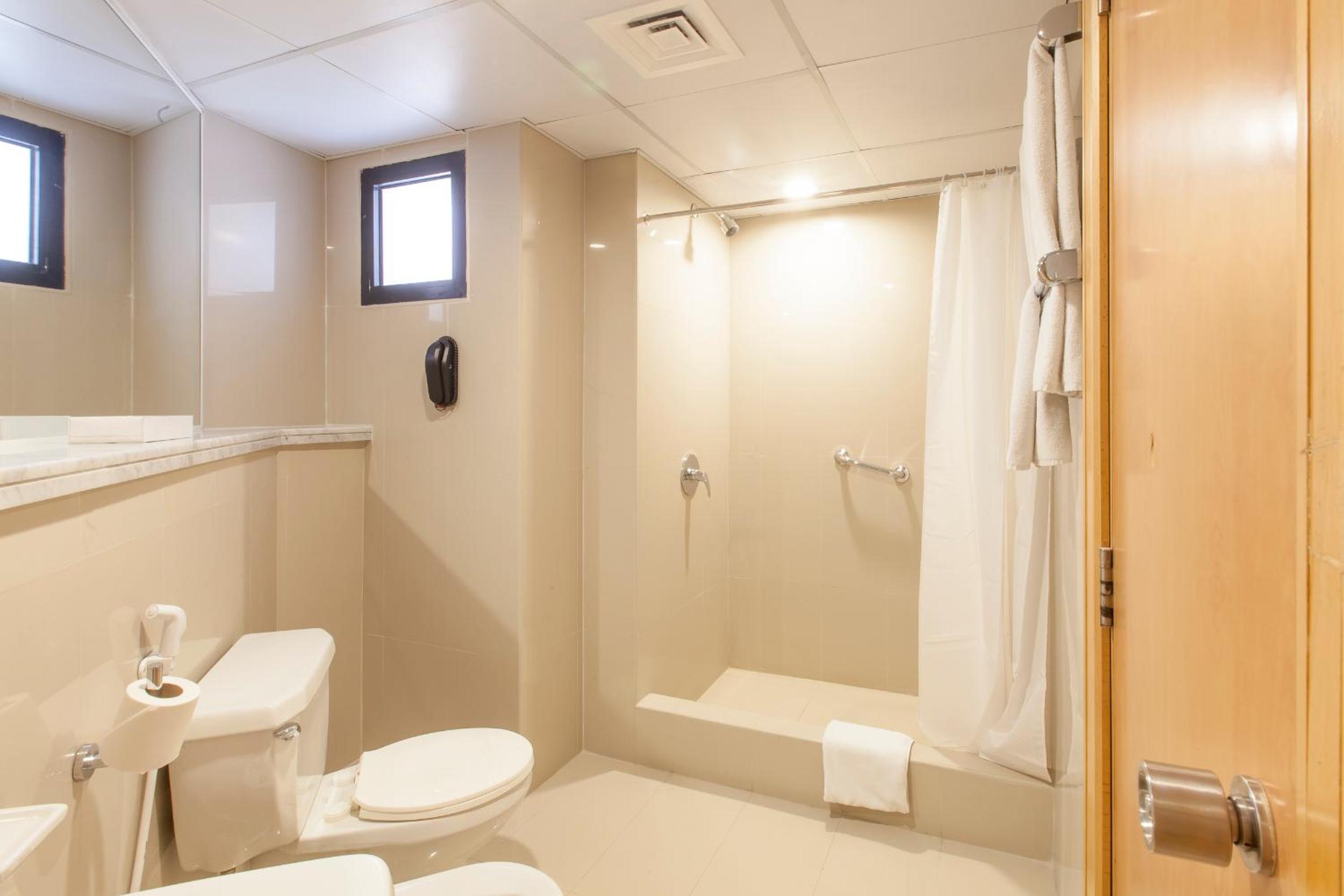 Golden Sands Hotel Apartments 3-5-10 73/73