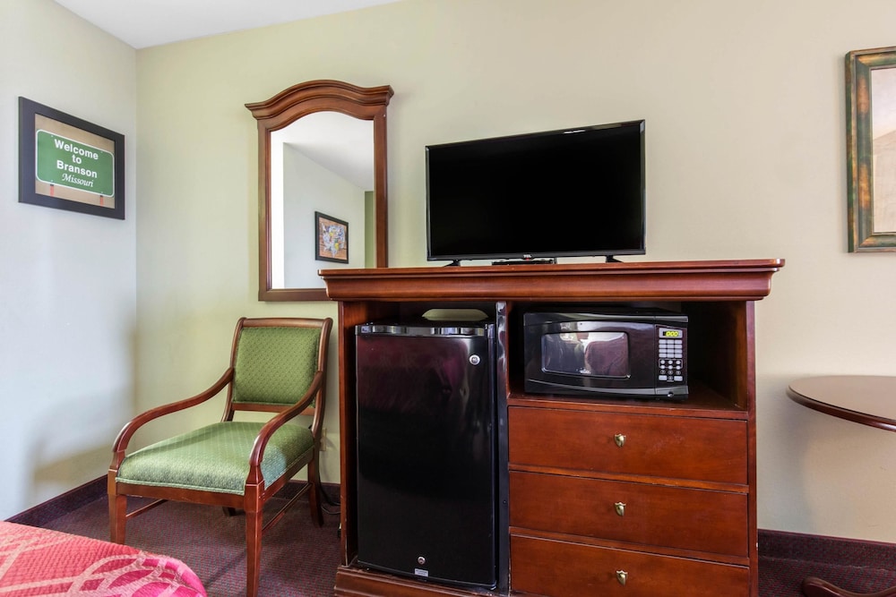 Baymont by Wyndham Branson Thousand Hills 41/42
