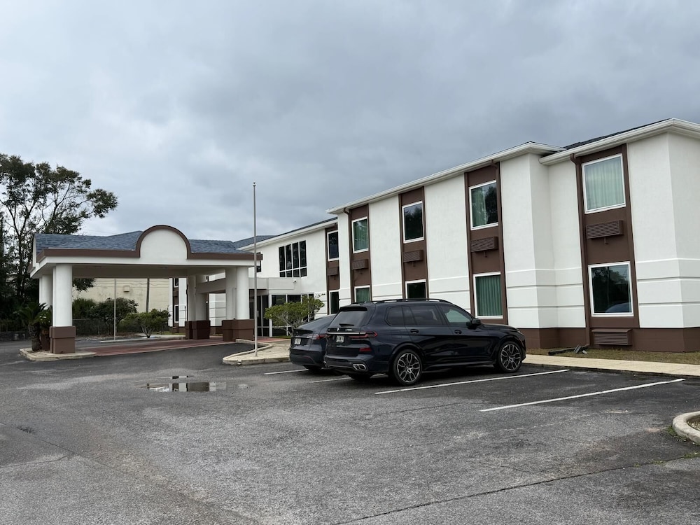 Regency Inn 48/59