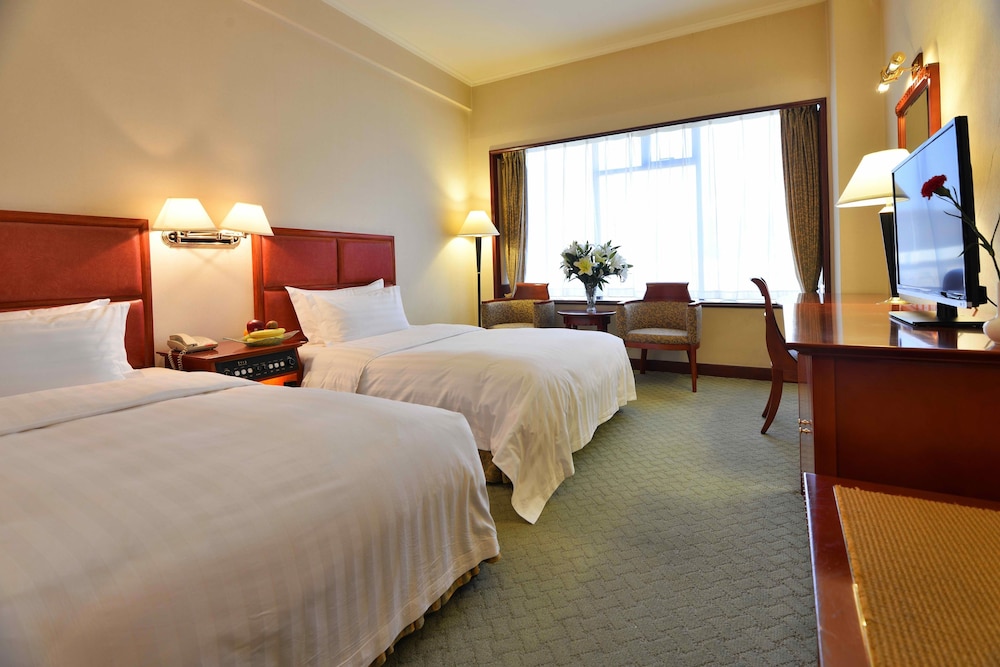 Dalian East Hotel 10/26