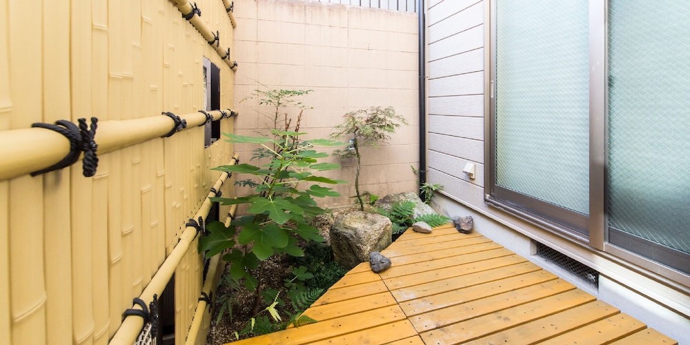 Guest House Na-No-Hana - Hostel Caters To Women 2/15