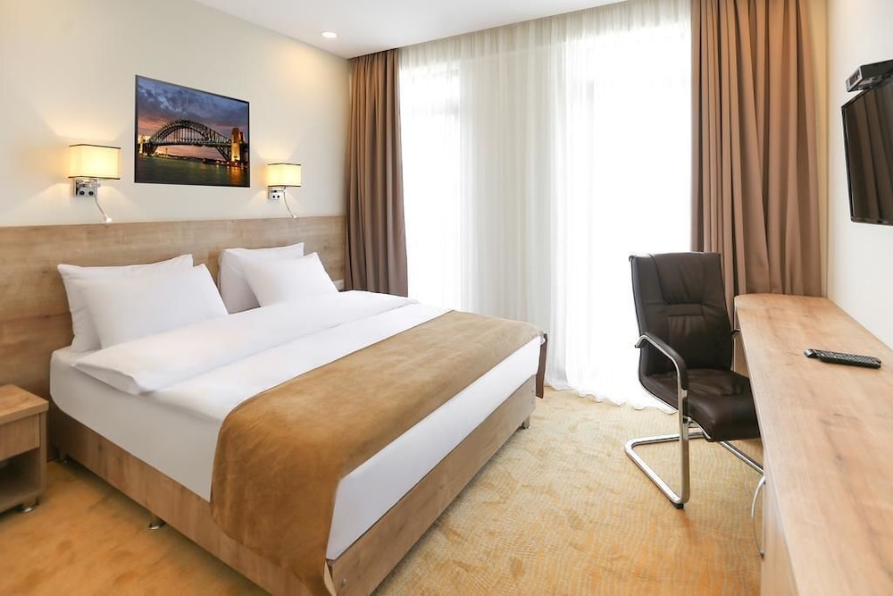 Atrium Boutique Hotel 20/50