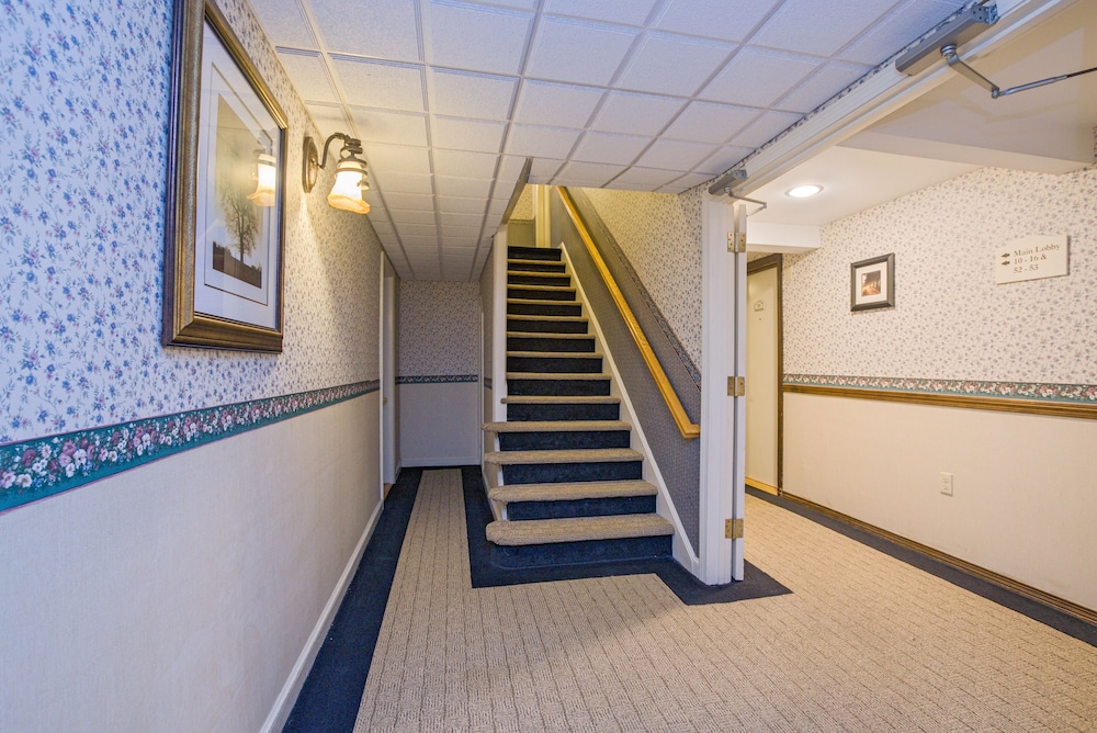 Coachman Inn 27/55