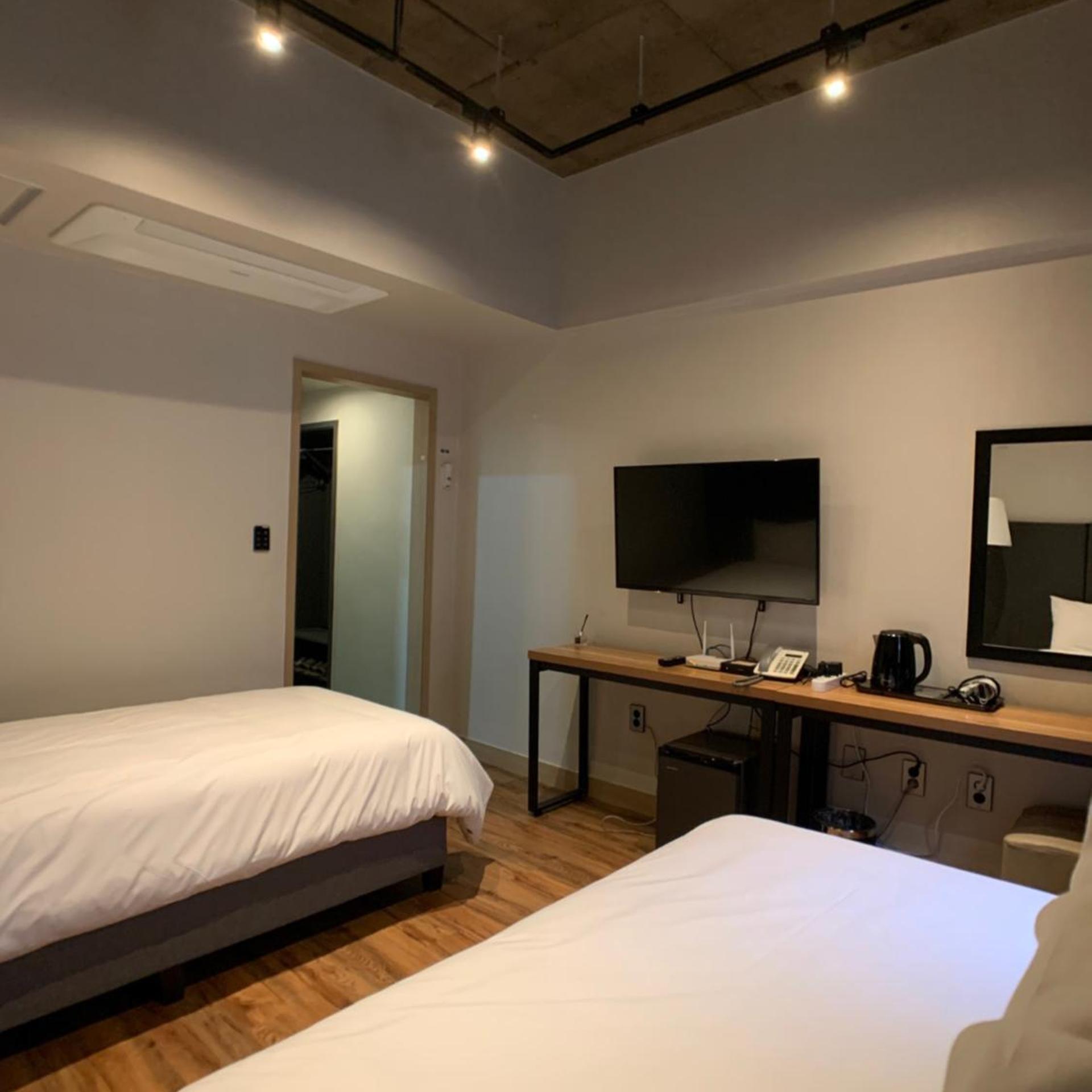 STANDARD, TWIN BEDS