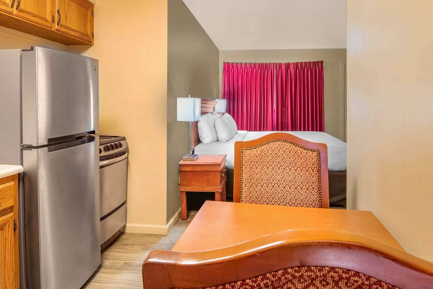 Econo Lodge Inn & Suites Durango 7/17