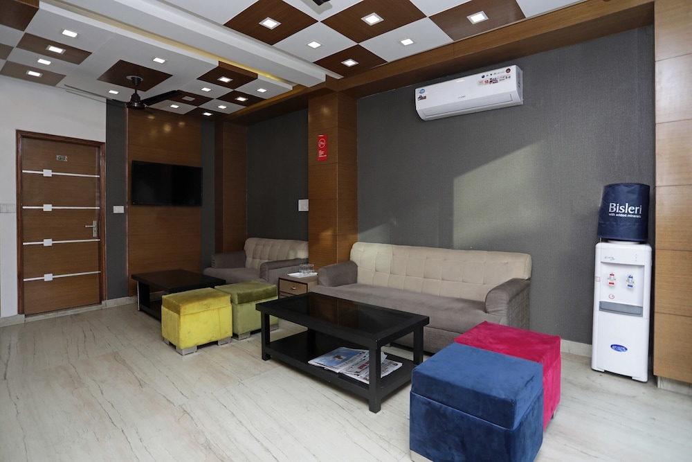 Oyo 12519 Hotel Sun Palace 13/15