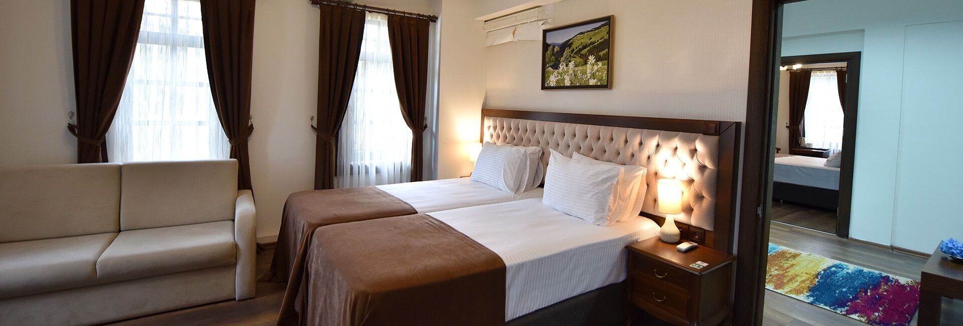 ROOM, TWIN BEDS