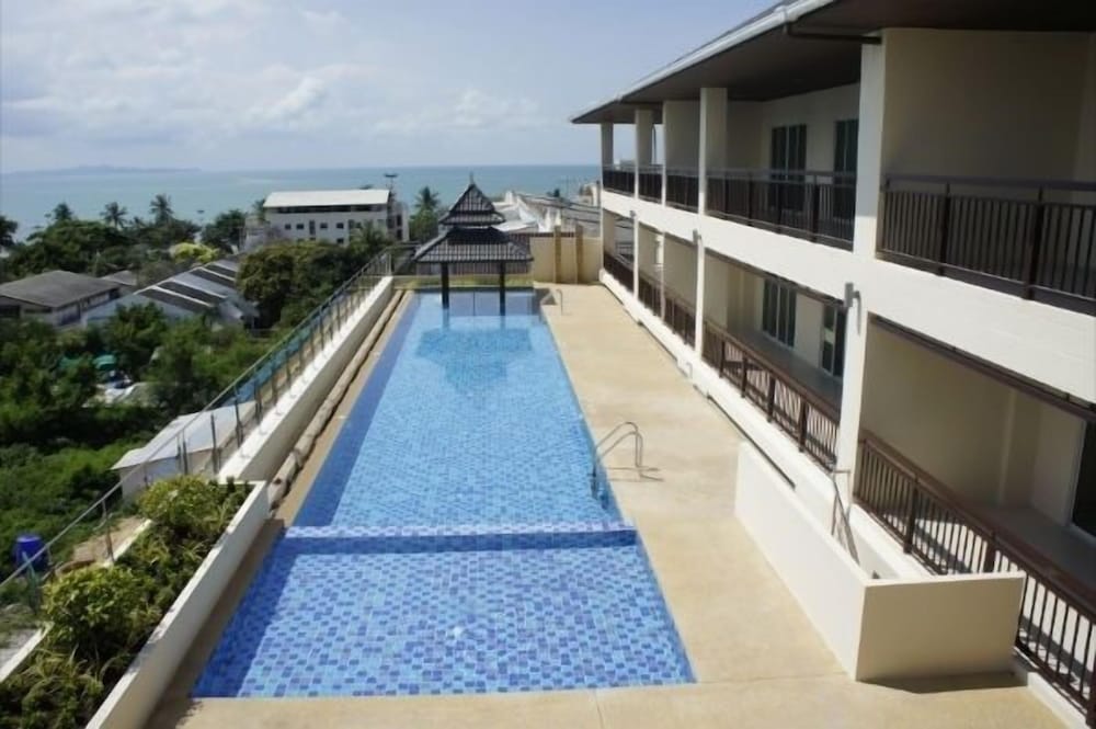 R Con Sea Terrace 4/63
