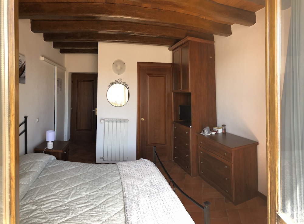 BB Il Re Alla Reginella Guest House 14/42