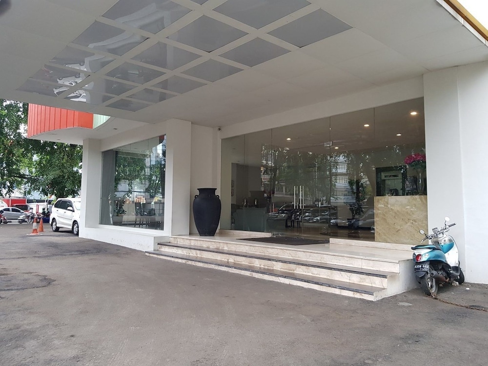 N3 Hotel Zainul Arifin 30/37